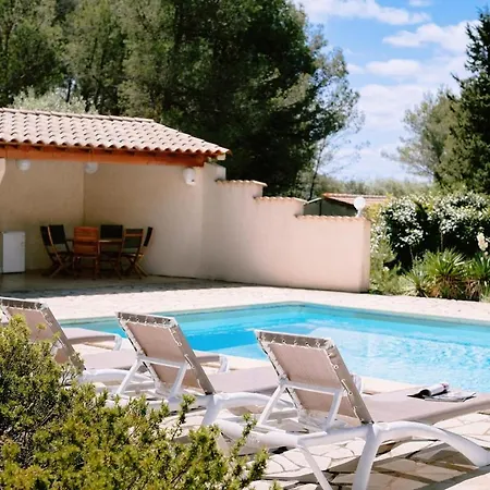 La Mancha - 8 Persons With Pool In A French Village
