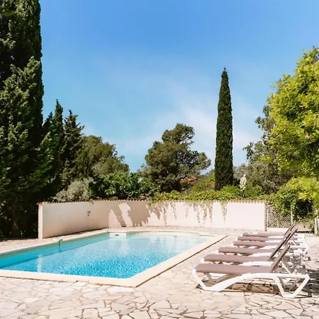 La Mancha - 8 Persons With Pool In A French Village